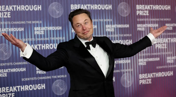 Musk fires Tesla top managers and marketers