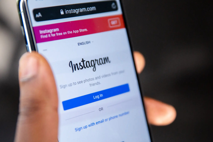 Instagram* tests chatbots for influencers