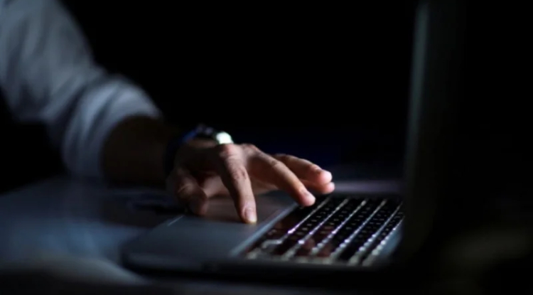 New Webrat Virus Steals Gamers' Data and Spies Through Webcams