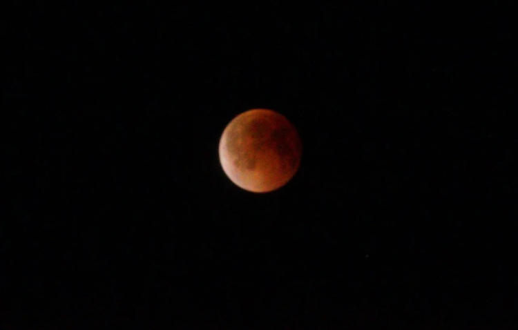 Unique footage of a lunar eclipse from an altitude of 11,000 m