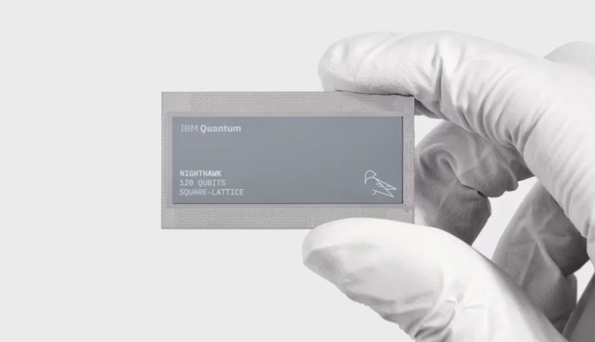 IBM unveiled the experimental quantum chip Loon.