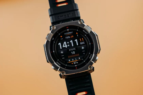 Titanium, sapphire, and a month without a power outlet: a review of the Amazfit T-Rex Ultra 2 smartwatch